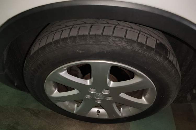 Used Buick Encore 2015 1.4T Automatic Two-Wheel Drive Urban Elite Version Left Front Wheel Hub