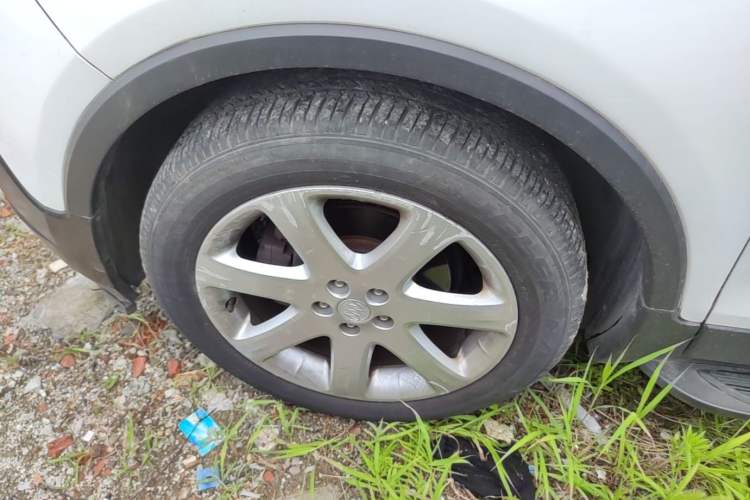Used Buick Encore 2015 1.4T Automatic Two-Wheel Drive Urban Elite Version Left Front Wheel Hub
