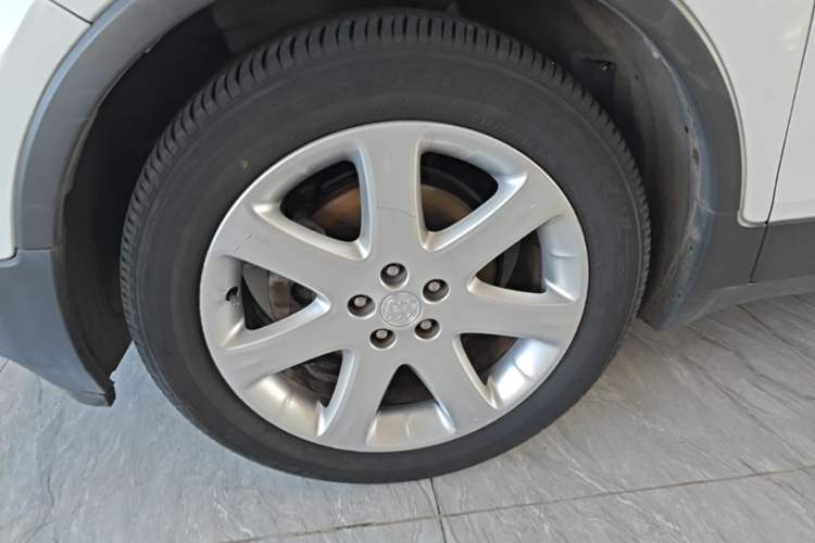 Used Buick Encore 2015 1.4T Automatic Two-Wheel Drive Urban Elite Version Left Front Wheel Hub