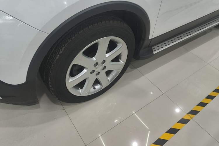 Used Buick Encore 2015 1.4T Automatic Two-Wheel Drive Urban Elite Version Left Front Wheel Hub