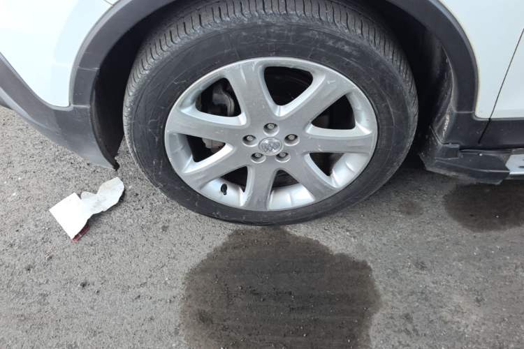 Used Buick Encore 2015 1.4T Manual Two-Wheel Drive Urban Advanced Model Left Front Wheel Hub