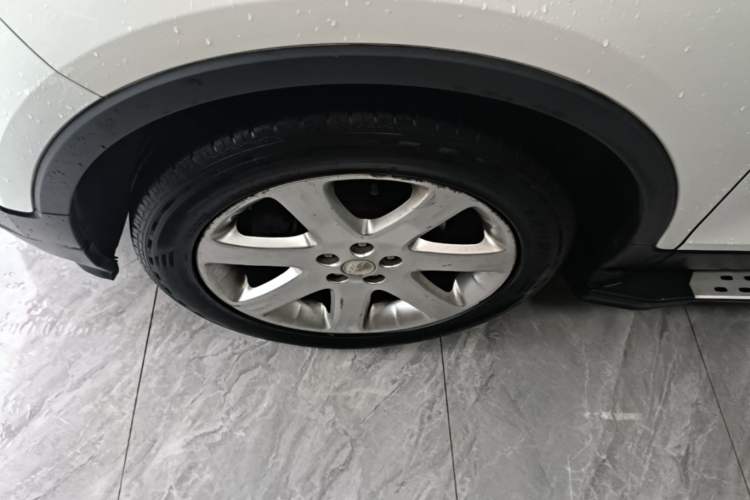 Used Buick Encore 2015 1.4T Automatic Two-Wheel Drive Urban Leading Model Left Front Wheel Hub