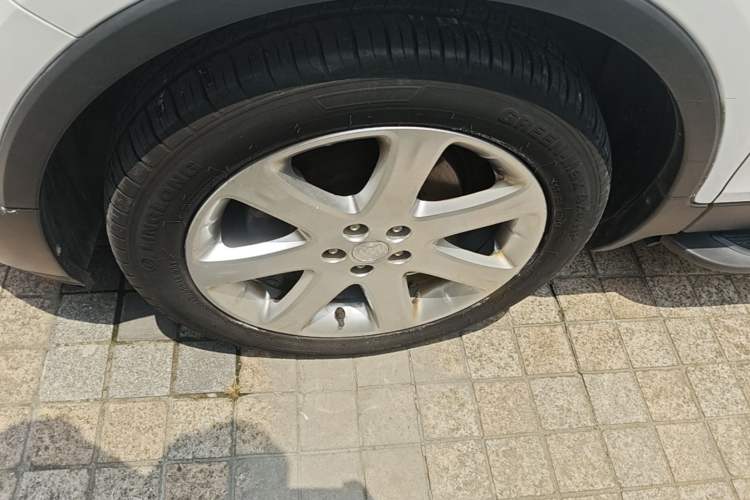 Used Buick Encore 2015 1.4T Automatic Two-Wheel Drive Urban Elite Version Left Front Wheel Hub