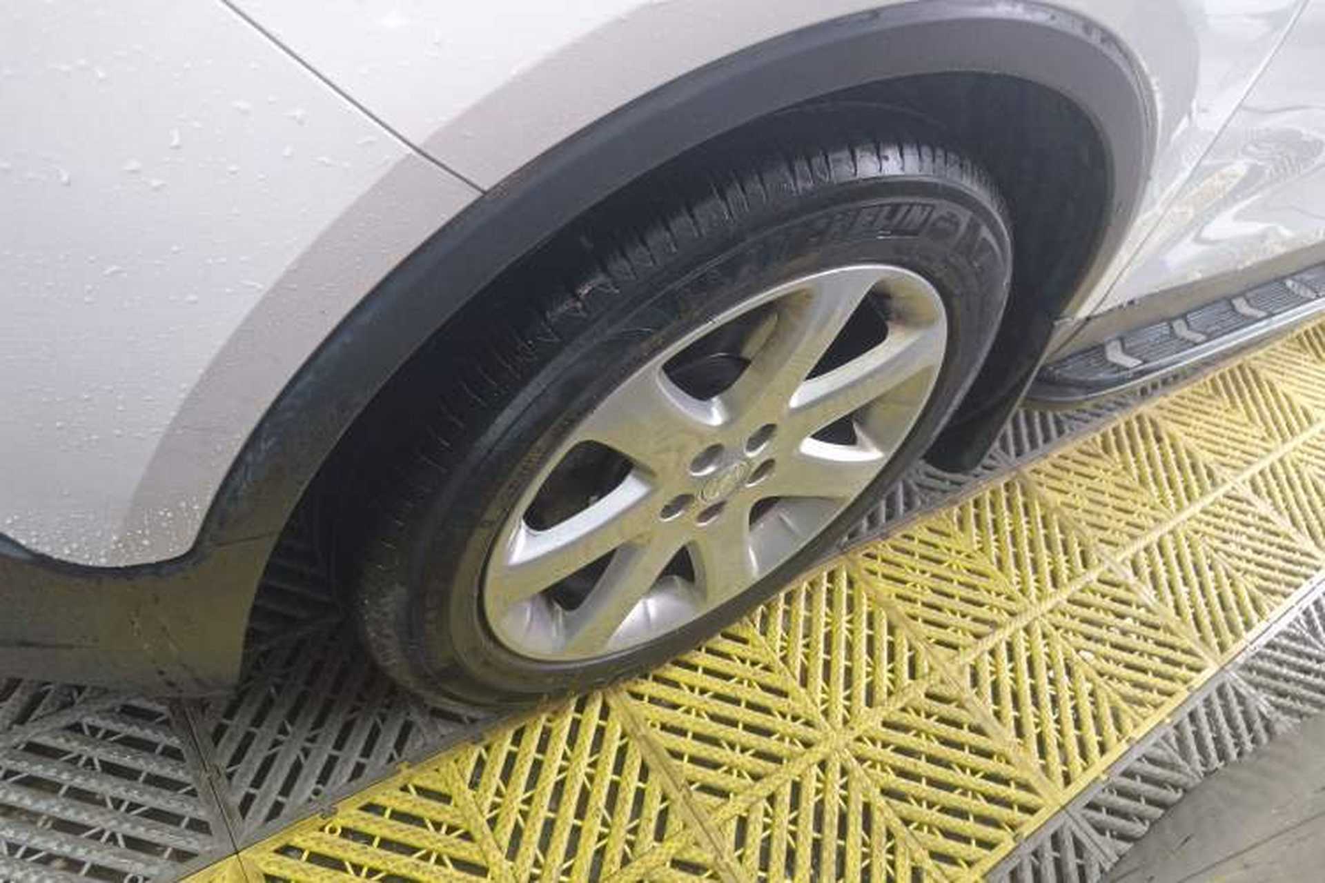 Used Buick Encore 2015 1.4T Automatic Two-Wheel Drive Urban Elite Version Left Front Wheel Hub