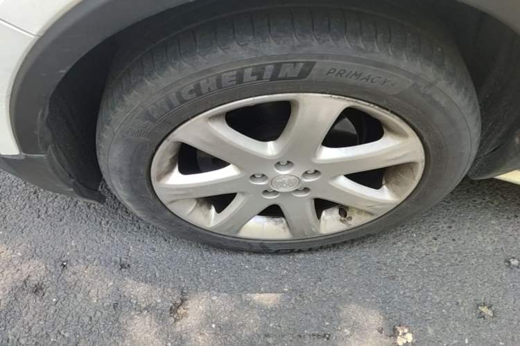 Used Buick Encore 2015 1.4T Automatic Two-Wheel Drive Urban Elite Version Left Front Wheel Hub