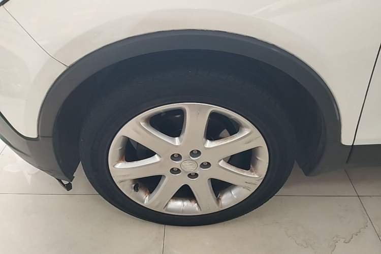 Used Buick Encore 2015 1.4T Automatic Two-Wheel Drive Urban Leading Model Left Front Wheel Hub