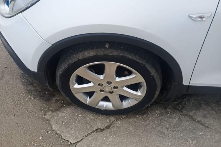 Used Buick Encore 2015 1.4T Automatic Two-Wheel Drive Urban Elite Version Left Front Wheel Hub