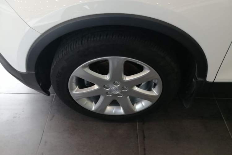 Used Buick Encore 2015 1.4T Automatic Two-Wheel Drive Urban Elite Version Left Front Wheel Hub
