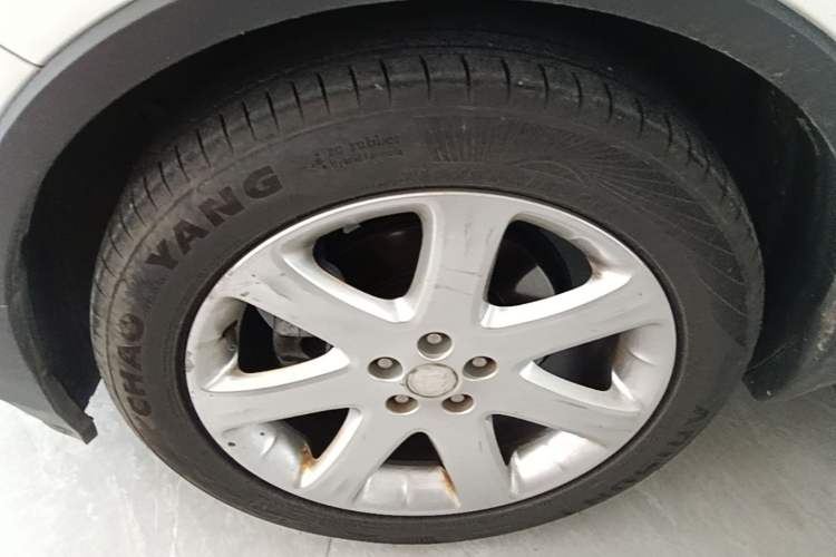 Used Buick Encore 2015 1.4T Automatic Two-Wheel Drive Urban Leading Model Left Front Wheel Hub