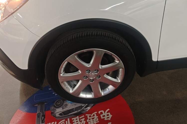 Used Buick Encore 2015 1.4T Automatic Two-Wheel Drive Urban Elite Version Left Front Wheel Hub