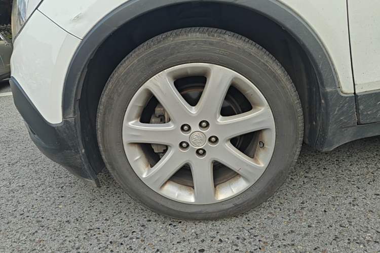Used Buick Encore 2015 1.4T Automatic Two-Wheel Drive Urban Elite Version Left Front Wheel Hub