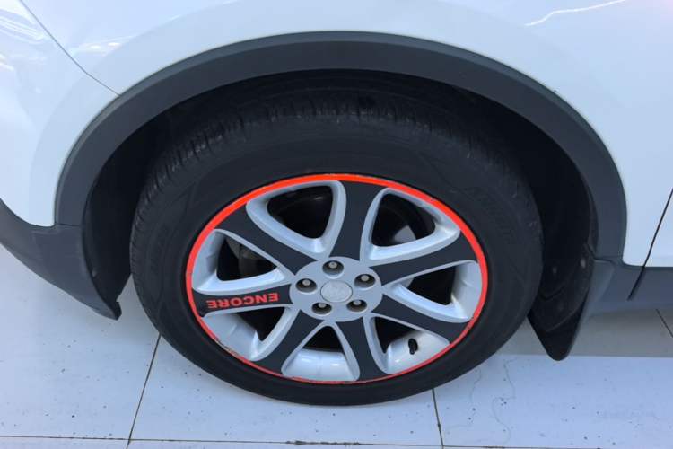 Used Buick Encore 2015 1.4T Automatic Two-Wheel Drive Urban Leading Model Left Front Wheel Hub