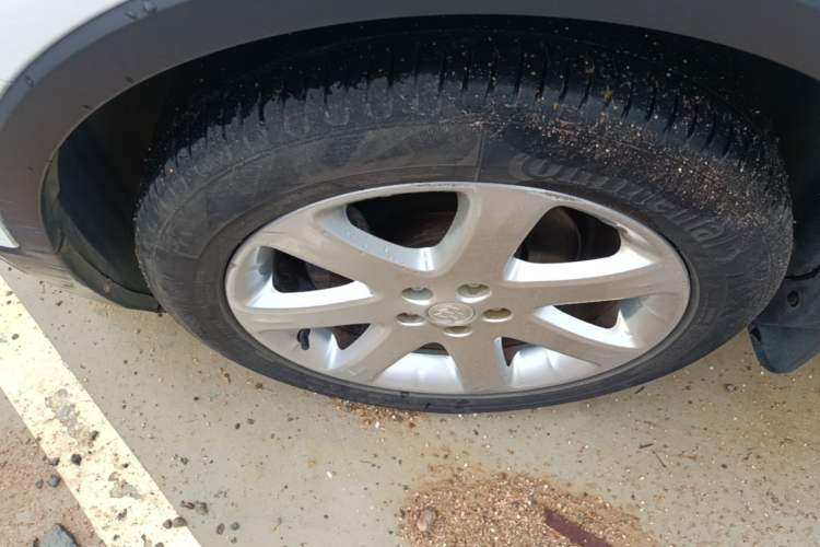 Used Buick Encore 2015 1.4T Automatic Two-Wheel Drive Urban Elite Version Left Front Wheel Hub