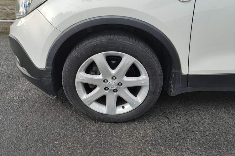 Used Buick Encore 2015 1.4T Automatic Two-Wheel Drive Urban Elite Version Left Front Wheel Hub