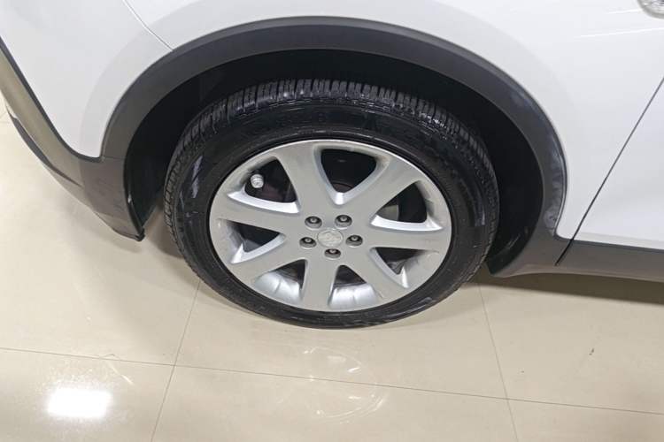 Used Buick Encore 2015 1.4T Automatic Two-Wheel Drive Urban Elite Version Left Front Wheel Hub