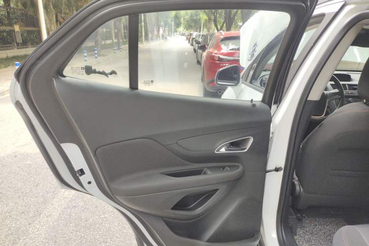 Used Buick Encore 2015 1.4T Automatic Two-Wheel Drive Urban Elite Version Left Rear Door Interior