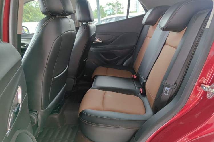 Used Buick Encore 2015 1.4T Automatic Two-Wheel Drive Urban Elite Version Left Rear Seat