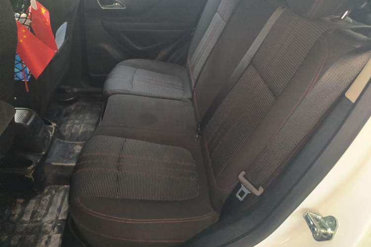 Used Buick Encore 2015 1.4T Automatic Two-Wheel Drive Urban Elite Version Left Rear Seat