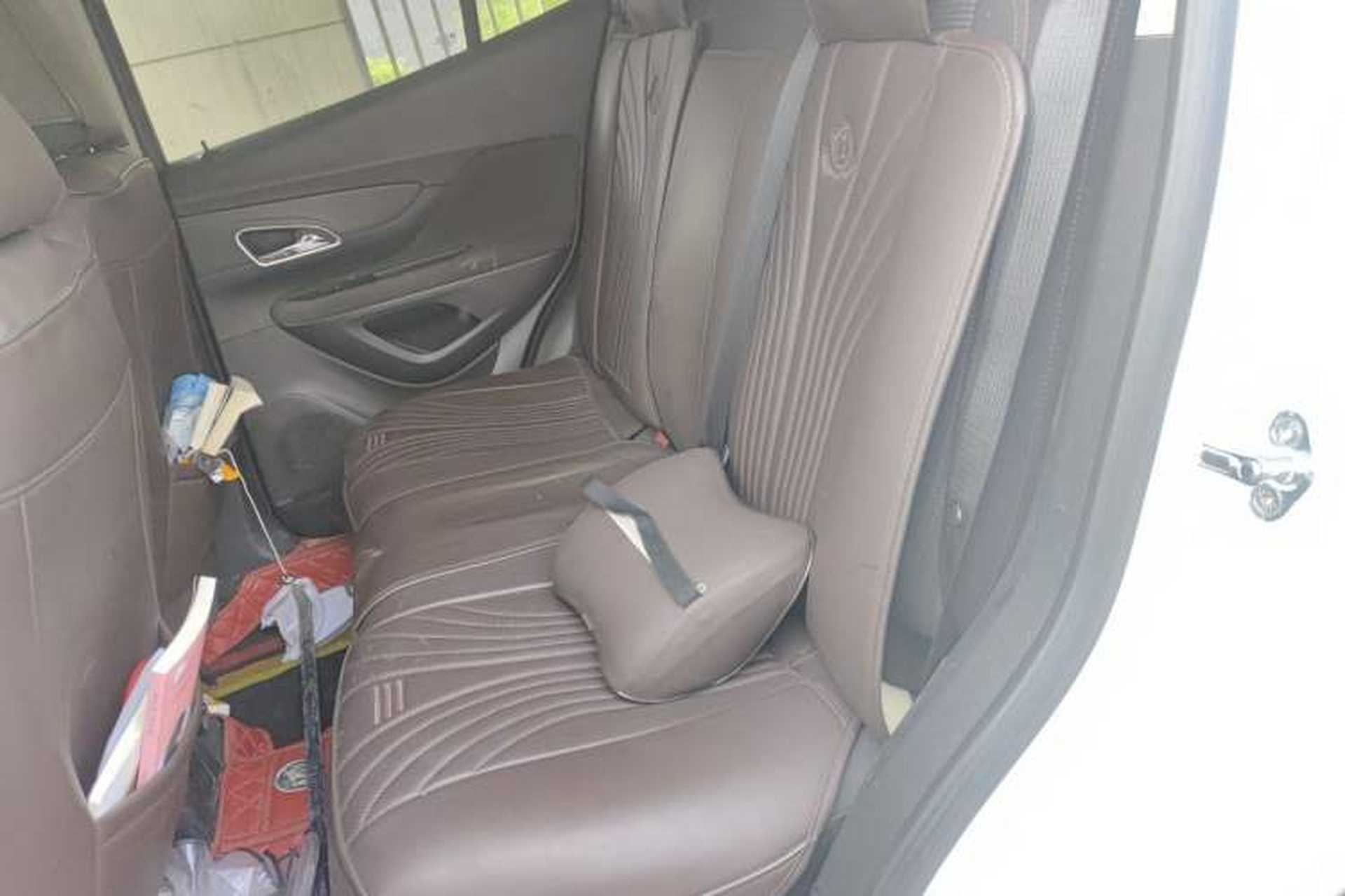 Used Buick Encore 2015 1.4T Automatic Two-Wheel Drive Urban Elite Version Left Rear Seat