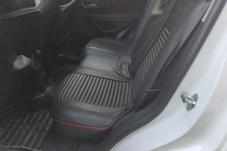 Used Buick Encore 2015 1.4T Manual Two-Wheel Drive Urban Advanced Model Left Rear Seat