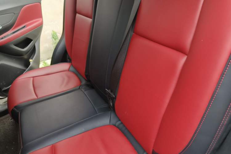 Used Buick Encore 2015 1.4T Automatic Two-Wheel Drive Urban Elite Version Left Rear Seat