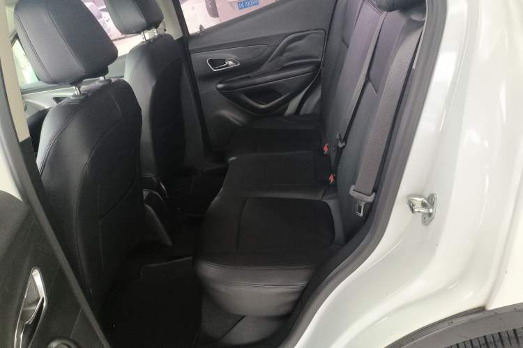 Used Buick Encore 2015 1.4T Automatic Two-Wheel Drive Urban Elite Version Left Rear Seat