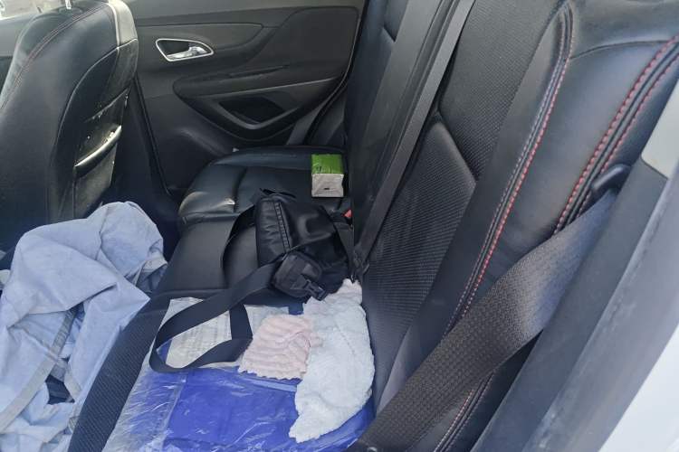 Used Buick Encore 2015 1.4T Automatic Two-Wheel Drive Urban Elite Version Left Rear Seat