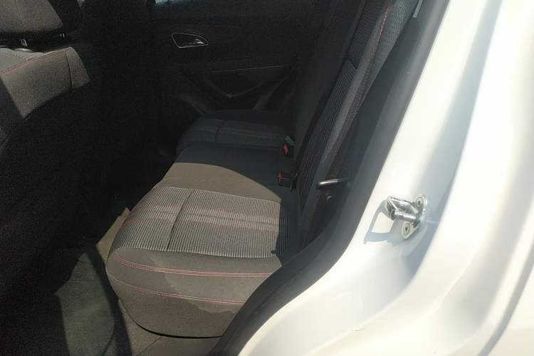Used Buick Encore 2015 1.4T Automatic Two-Wheel Drive Urban Elite Version Left Rear Seat