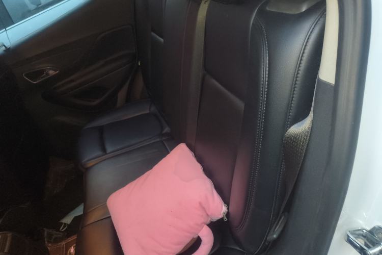 Used Buick Encore 2015 1.4T Automatic Two-Wheel Drive Urban Elite Version Left Rear Seat