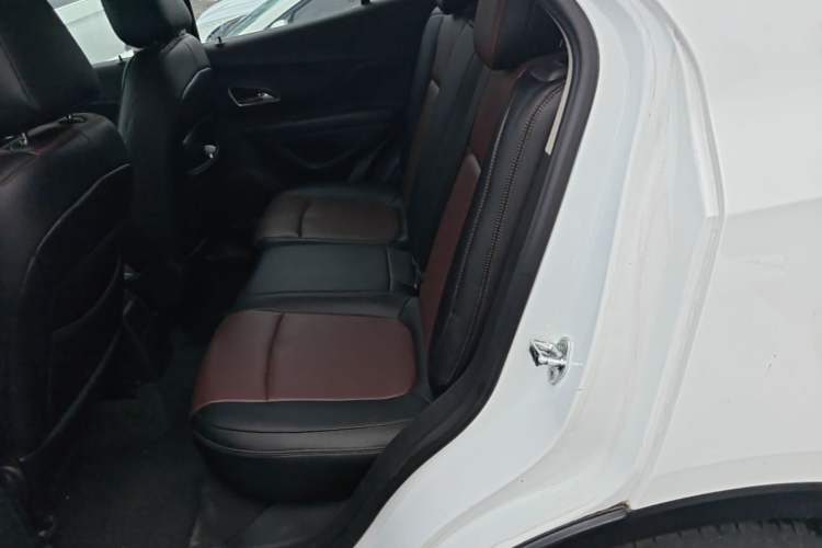 Used Buick Encore 2015 1.4T Automatic Two-Wheel Drive Urban Elite Version Left Rear Seat