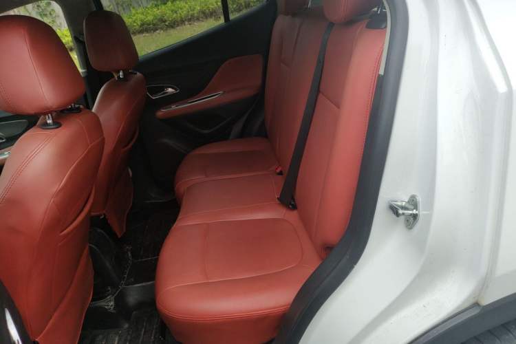Used Buick Encore 2015 1.4T Manual Two-Wheel Drive Urban Advanced Model Left Rear Seat