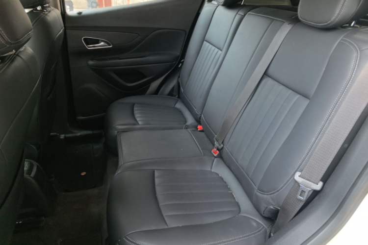 Used Buick Encore 2015 1.4T Automatic Two-Wheel Drive Urban Elite Version Left Rear Seat