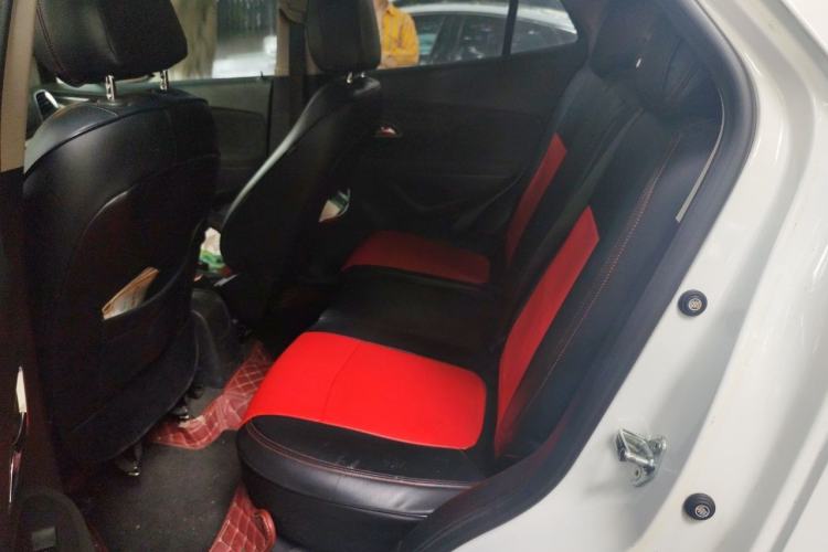 Used Buick Encore 2015 1.4T Automatic Two-Wheel Drive Urban Elite Version Left Rear Seat