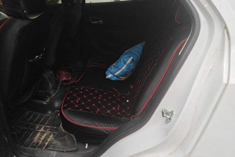 Used Buick Encore 2015 1.4T Automatic Two-Wheel Drive Urban Elite Version Left Rear Seat