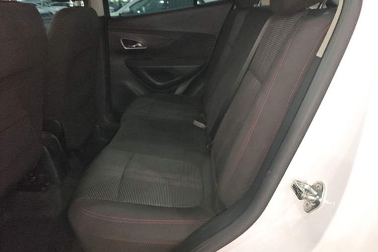 Used Buick Encore 2015 1.4T Automatic Two-Wheel Drive Urban Elite Version Left Rear Seat