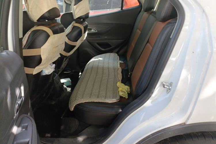 Used Buick Encore 2015 1.4T Automatic Two-Wheel Drive Urban Elite Version Left Rear Seat