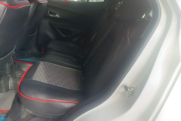 Used Buick Encore 2015 1.4T Automatic Two-Wheel Drive Urban Elite Version Left Rear Seat