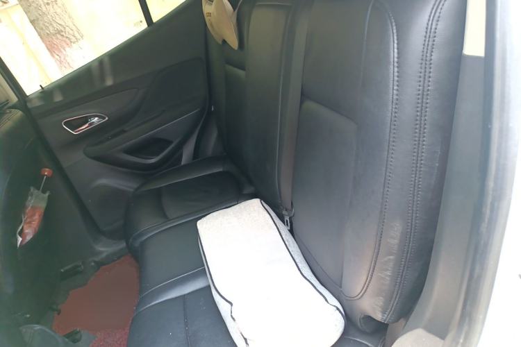Used Buick Encore 2015 1.4T Automatic Two-Wheel Drive Urban Elite Version Left Rear Seat