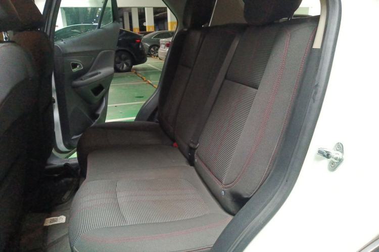 Used Buick Encore 2015 1.4T Automatic Two-Wheel Drive Urban Elite Version Left Rear Seat