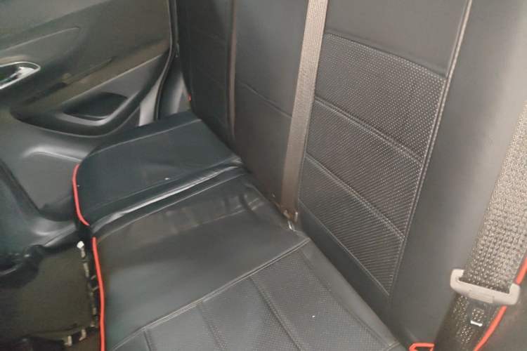 Used Buick Encore 2015 1.4T Automatic Two-Wheel Drive Urban Elite Version Left Rear Seat
