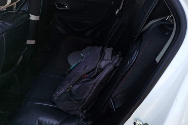 Used Buick Encore 2015 1.4T Automatic Two-Wheel Drive Urban Elite Version Left Rear Seat