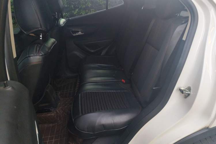 Used Buick Encore 2015 1.4T Automatic Two-Wheel Drive Urban Elite Version Left Rear Seat