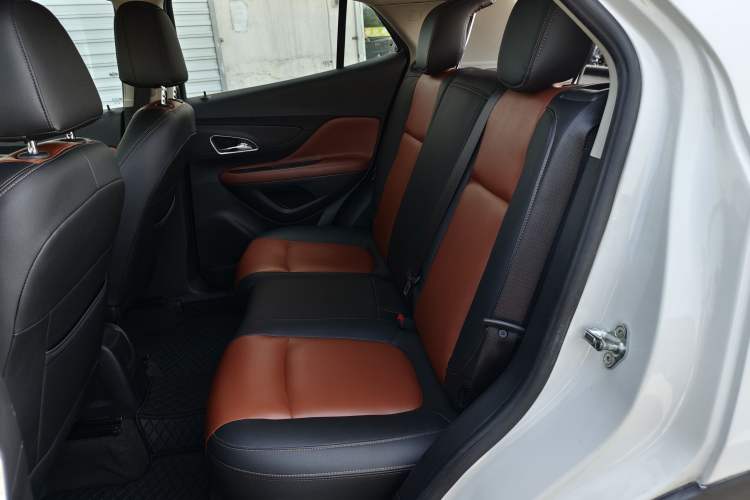 Used Buick Encore 2015 1.4T Automatic Two-Wheel Drive Urban Elite Version Left Rear Seat