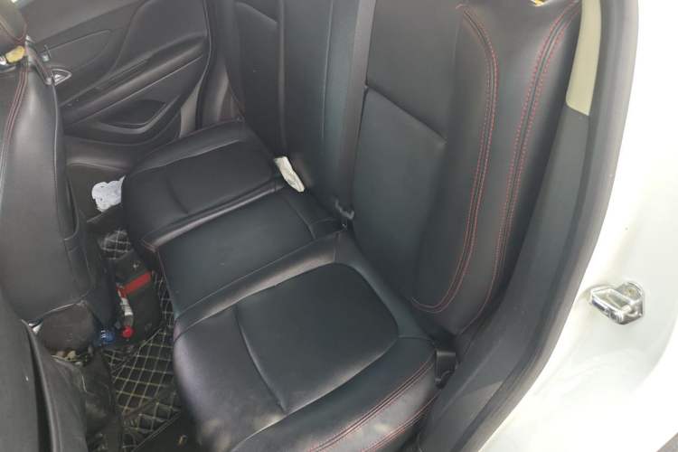 Used Buick Encore 2015 1.4T Automatic Two-Wheel Drive Urban Elite Version Left Rear Seat