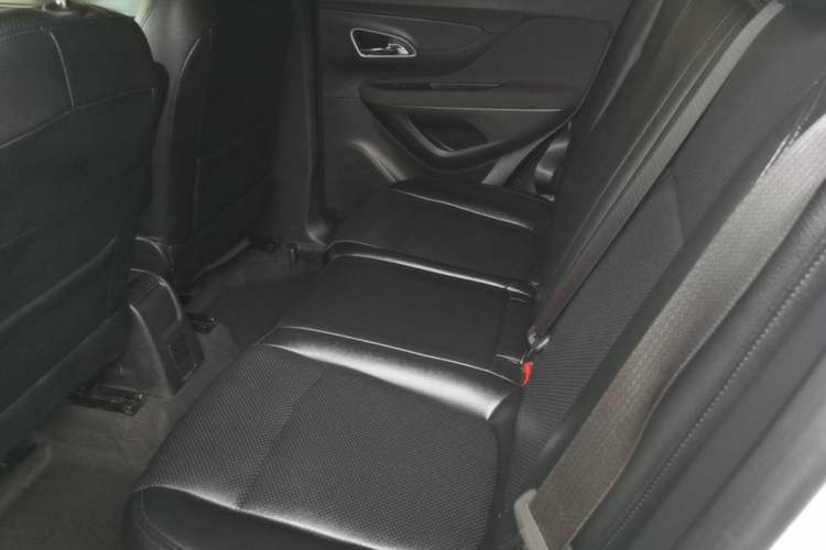 Used Buick Encore 2015 1.4T Automatic Two-Wheel Drive Urban Elite Version Left Rear Seat