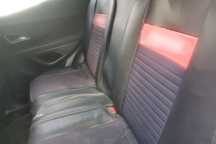 Used Buick Encore 2015 1.4T Automatic Two-Wheel Drive Urban Elite Version Left Rear Seat