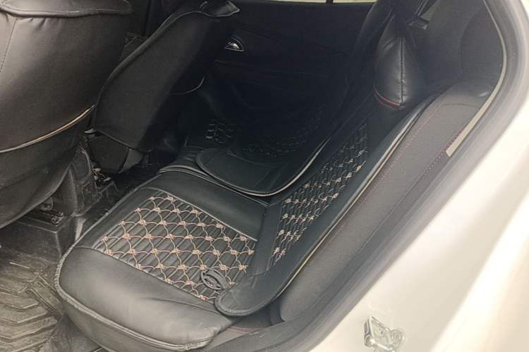 Used Buick Encore 2015 1.4T Manual Two-Wheel Drive Urban Advanced Model Left Rear Seat