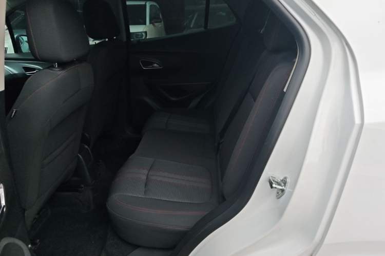 Used Buick Encore 2015 1.4T Automatic Two-Wheel Drive Urban Elite Version Left Rear Seat