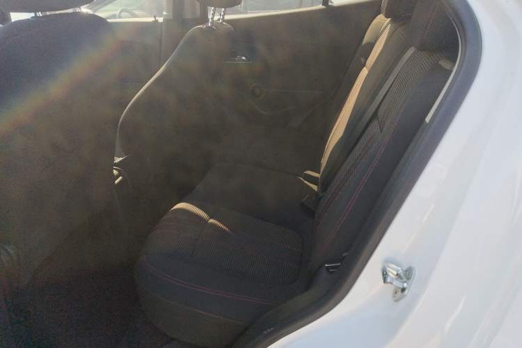 Used Buick Encore 2015 1.4T Automatic Two-Wheel Drive Urban Elite Version Left Rear Seat