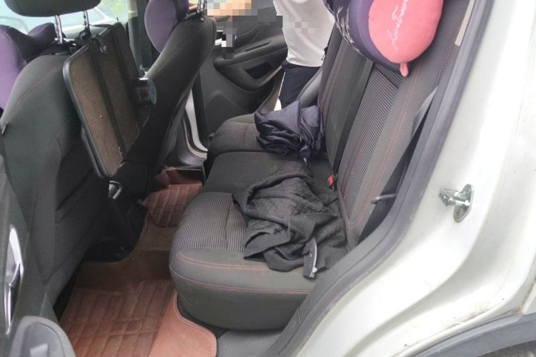 Used Buick Encore 2015 1.4T Automatic Two-Wheel Drive Urban Elite Version Left Rear Seat